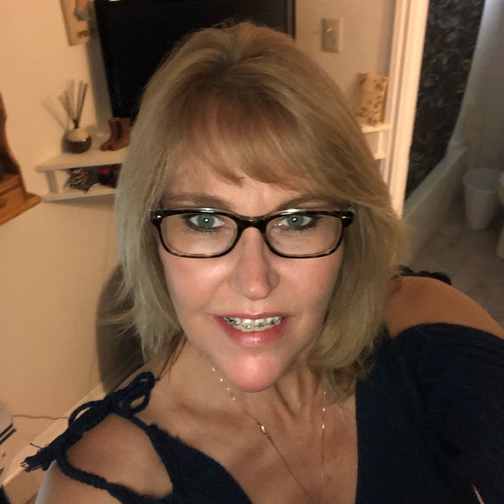 Meet your Posher, Angela